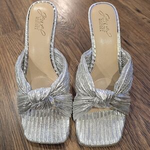 Badgley Mischka Silver Wedge Sandals 6